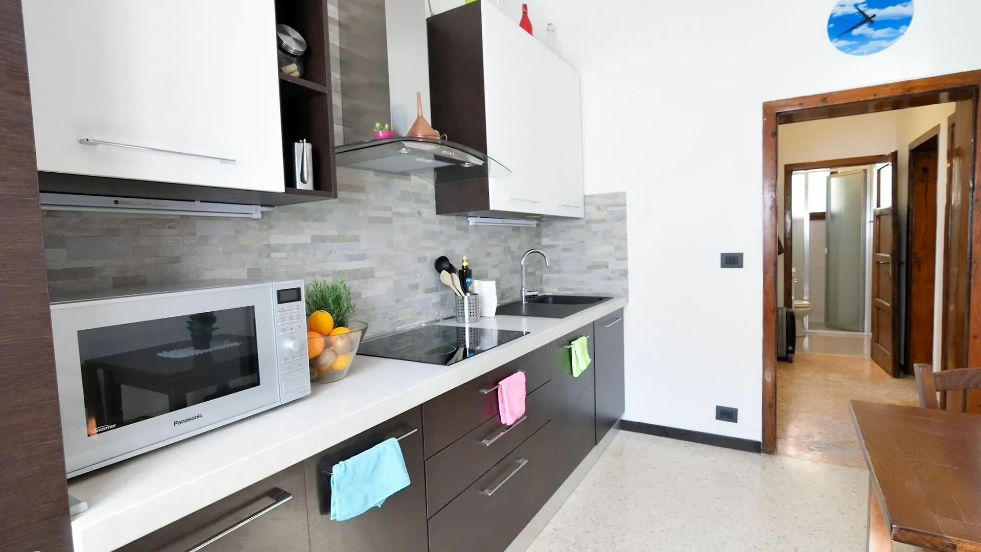 הקונטקטים של Casa Bella